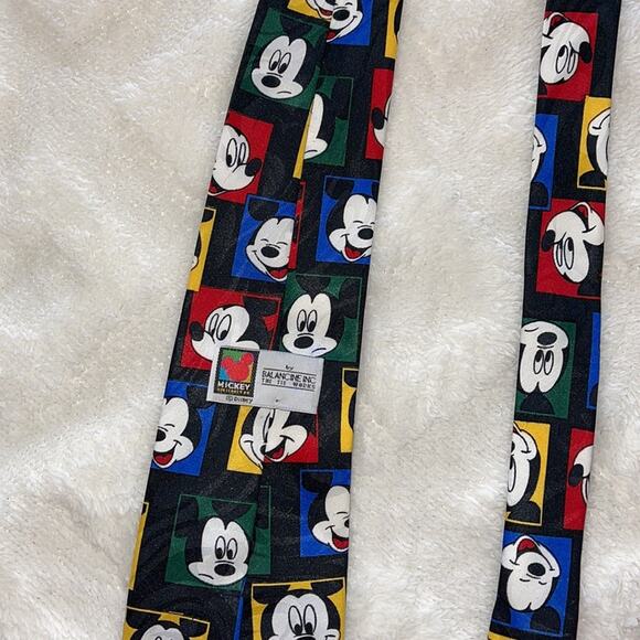 Vintage Mickey Mouse silk tie - Picture 2 of 9
